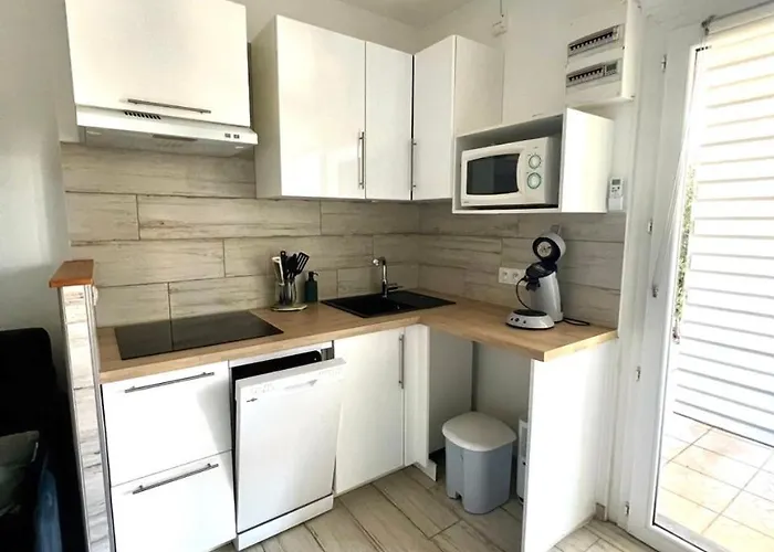 4 People Parking And Lägenhet *