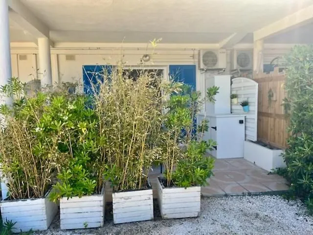 4 People Parking And